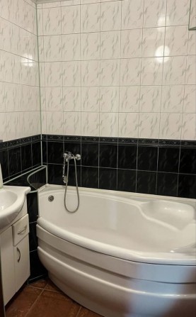 Продам 3к квартиру Кінний ринок, м Спортивна - фото 1