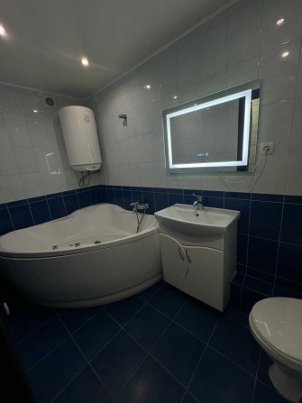 Продаж 2-к  квартири з новим ремонтом у центрі Комунарівського району - фото 1