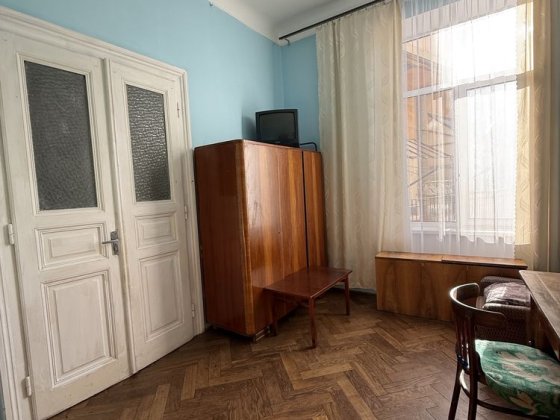 Продаж 2 кім. австрія Личаківська, 36 Львів