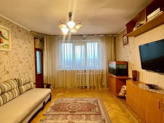 Продам  3-комнатную квартиру на Таирова Одеса
