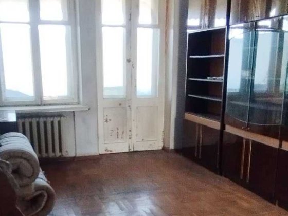 Продаю 2-кімнатну повнометражну квартиру  вул. Незалежної України. Запорожье