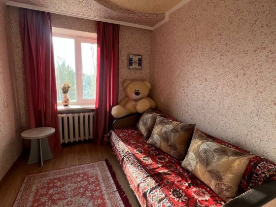 Продаю свою 4--х комн.кв. Лески.ул ,Олекси Алмазова( ген.Карпенка)2-а Николаев