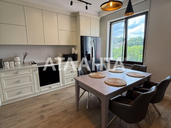 Предлагается к продаже 3 комнатная квартира на Фонтане в ЖК Лимнос ! Одеса