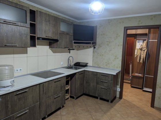 Продам однокімнатну квартиру з великою кухнею. Хортицький Запорожье