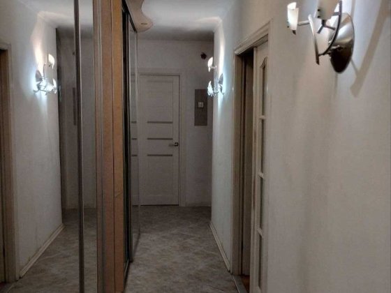 Продам трикімнатну квартиру на Скорини Львів