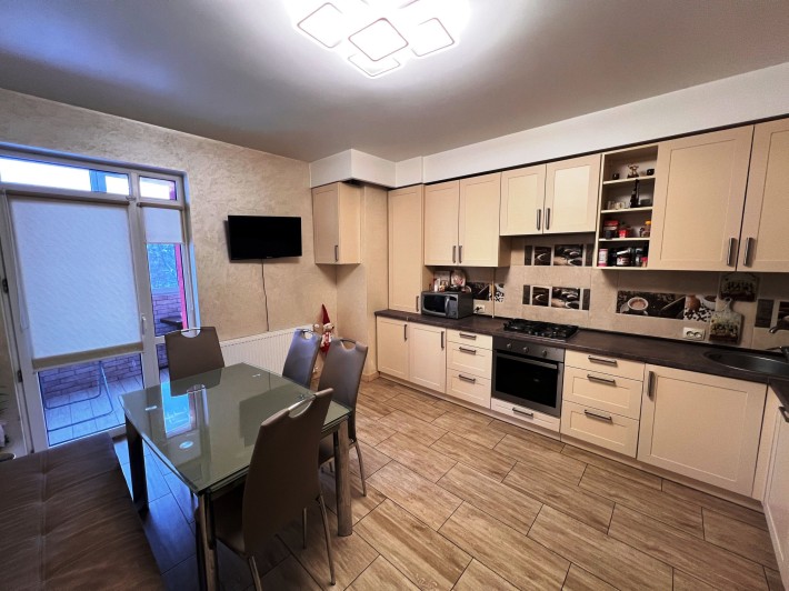 Продаж 2-кім. кв-ри, новоб. 80 м.кв., вул. Скорини - фото 1