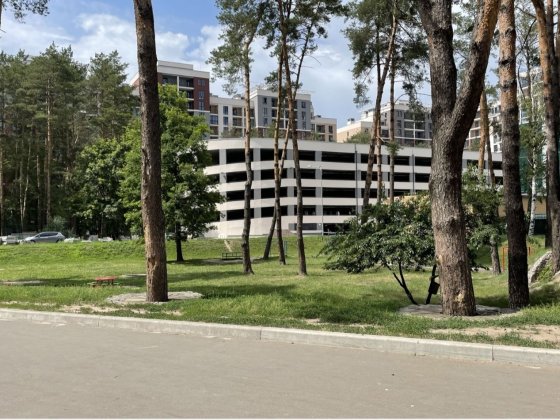 Місце у паркінгу Крона Бровары