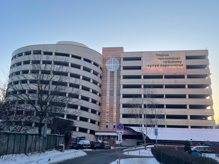 Здам паркомісце Голосіївська 13в - фото 1