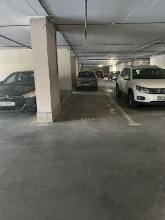 Паркінг драгоманова 1-Н перший поверх з розеткою - фото 1