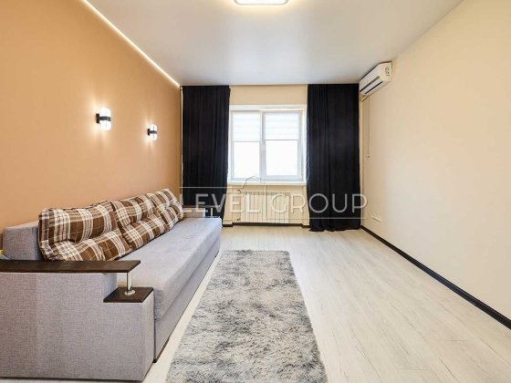 Продаж 2-кімнатної квартири (72 м2), вул. Ревуцького, 5, Позняки Киев