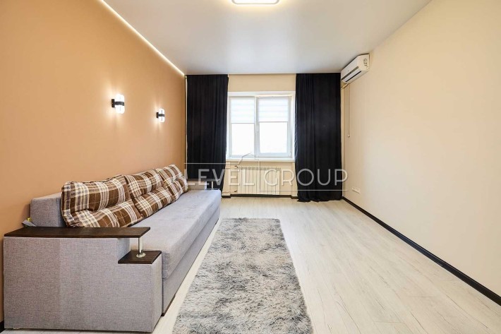 Продаж 2-кімнатної квартири (72 м2), вул. Ревуцького, 5, Позняки - фото 1