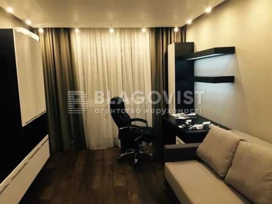 Продам 3-кімнатну квартиру Кондратюка Юрія 5 Київ