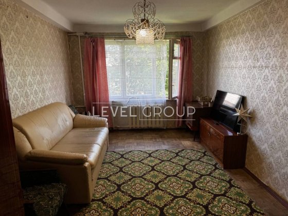 ПРОДАЮ  3-к біля озера вул.Петра Запорожця 5А Дніпровський Київ