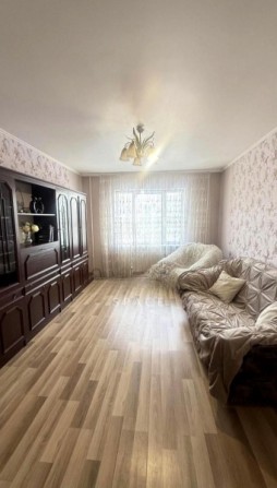 Простора 2-к квартира вул. Вишняківська 8-А 5 хв метро Харківська - фото 1