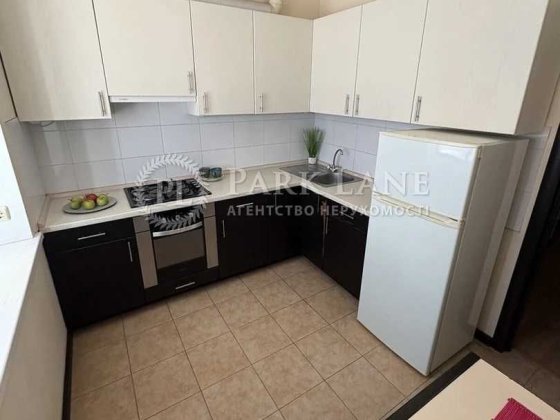 Центр Печерськ Продаж 1к квартири Бойчука 27 метро Звіренецька Київ