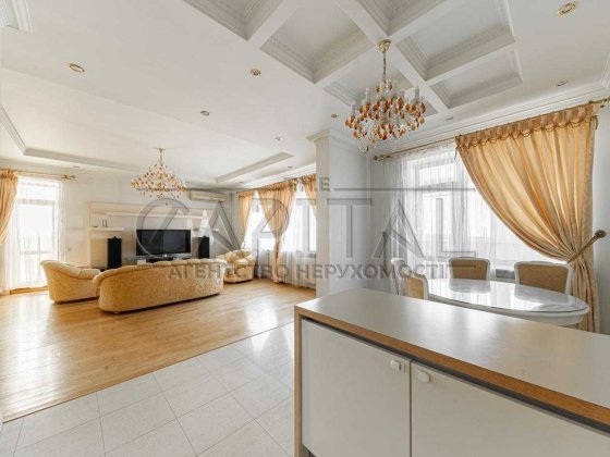 Продаж простора 3-кімнатна квартира 158 м² біля метро Ковпака Киев