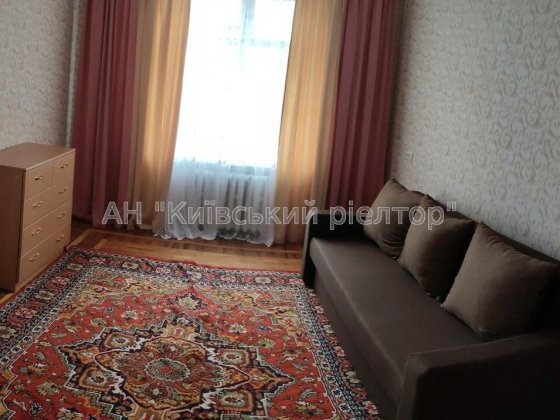Продається 2к квартира в Дарницькому районі, Ю.Пасхаліна, 10/5 Киев