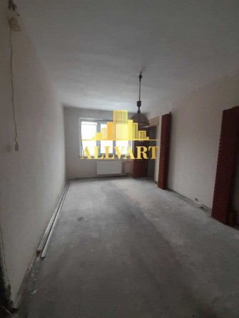 Продаж 2кім квартири під ремонт Оболонь, вул Йорданская, Метро Оболонь - фото 1
