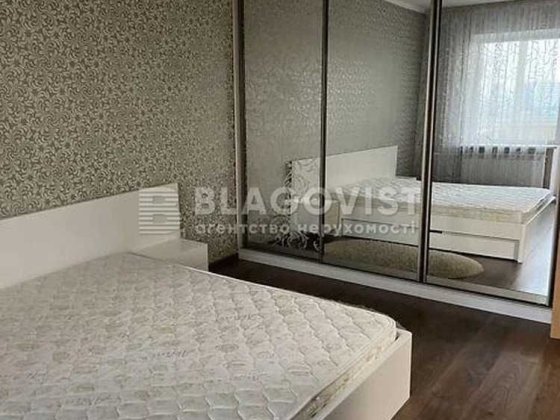 Продаж 3-к.кв Олени Пчілки 4 Киев