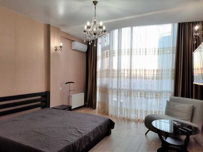 1 комнатная квартира, 42,5м2, ЖК Гагарін Плаза, Аркадія, море! - фото 1