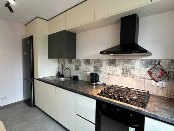 Продаж 3 кімнатної квартири на Патона Львов