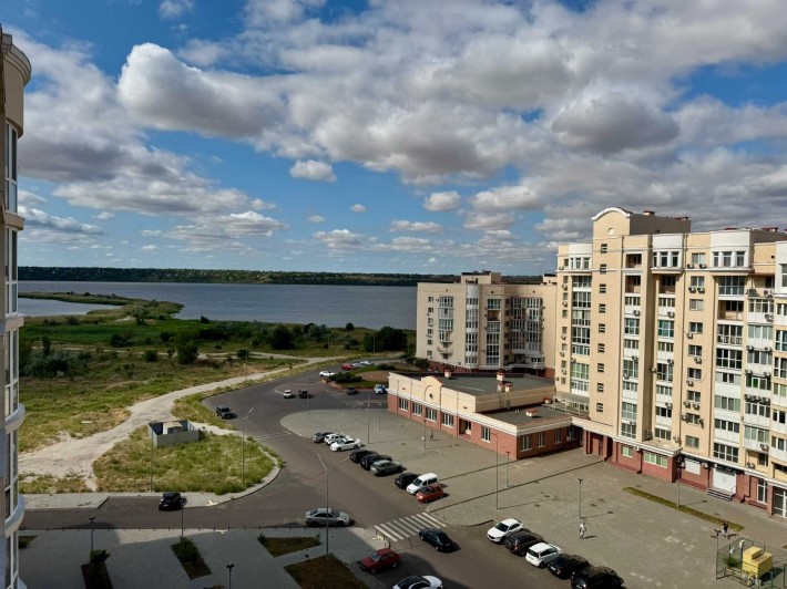 Продаю дворівневу 3-кімнатну квартиру в ЖК « Рівʼєра -2», Ривьера . Ц5 - фото 1