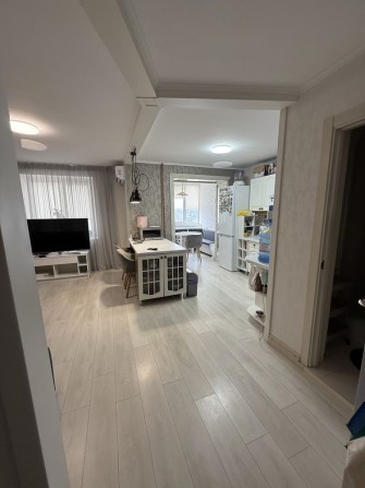 Продам 3-х комн студию в центре! - фото 1