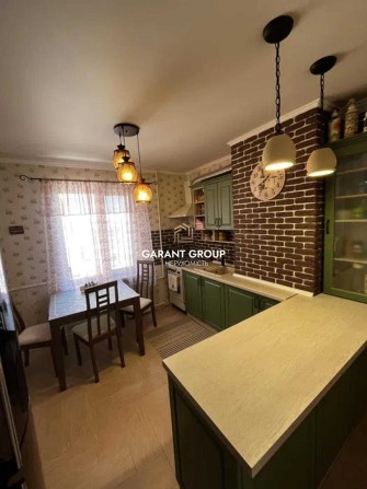 Трикімнатна квартира в новому домі з чудовою локацією - фото 1