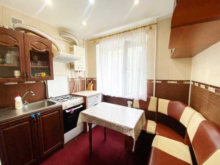 Продаю хорошу 2к.квартиру в Лісках, з меблями та технікою.ц6 - фото 1