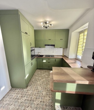 Продаж гарної 3 кімнатної квартири в центрі,  з новим ремонтом. - фото 1