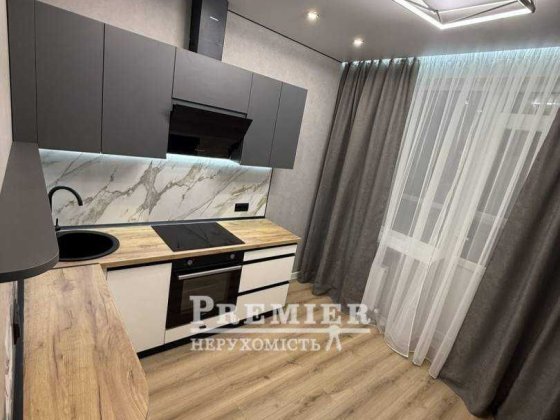 1-кімнатна квартира з новим ремонтом у сучасному будинку на Таїрова Одесса