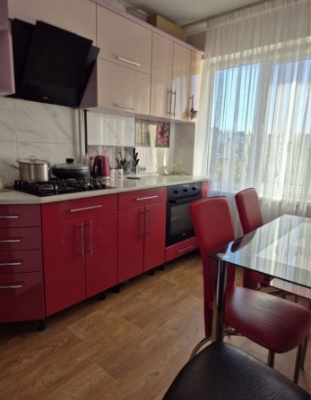 Продаю 2 к квартиру с ремонтом, ул.Космонавтов(Электронная) - фото 1