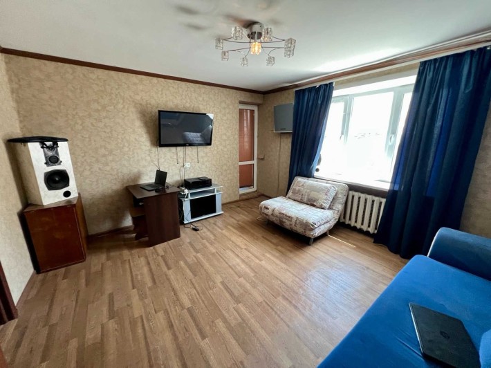 Продается просторная 2-комнатная квартира, чешка, 50м2, Корабельный. Q - фото 1