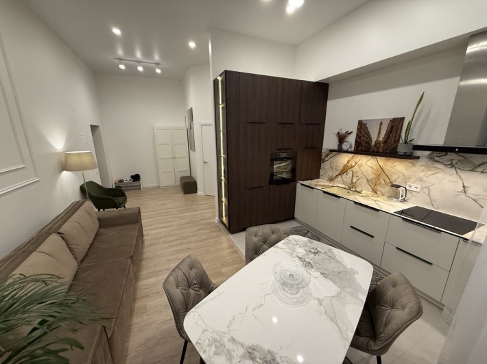 Двухкомнатная квартира с новым ремонтом в ЖК Ривьера.75 метров. - фото 1