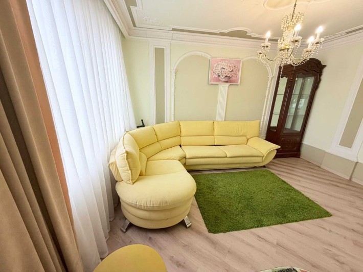 Продається сучасна трикімнатна квартира - фото 1