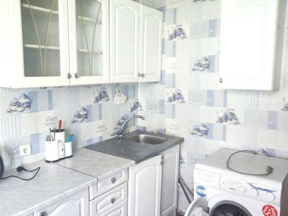 великогабаритна 1 к\к 42 м2 Площа Перемоги,велика лоджа закритий двір Николаев