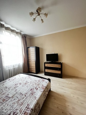 В продажу 2 к к на Соборній з косметичним ремонтом - фото 1