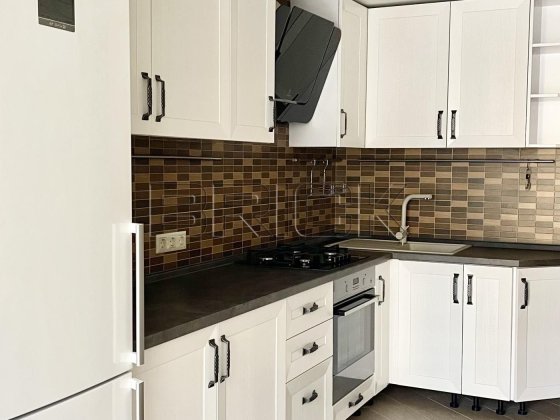 ЖЖ Щасливий Соборна 10 Б Петропавлівська Борщагівка Петропавловская Борщаговка