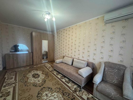 Продаю 2 комнатную квартиру в закрытом дворе на Чкалова и1 Николаев