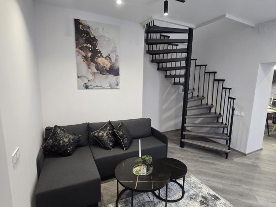 Продажа 2х уровневой квартиры в Центре на Защука 100м 72999$ торг Николаев