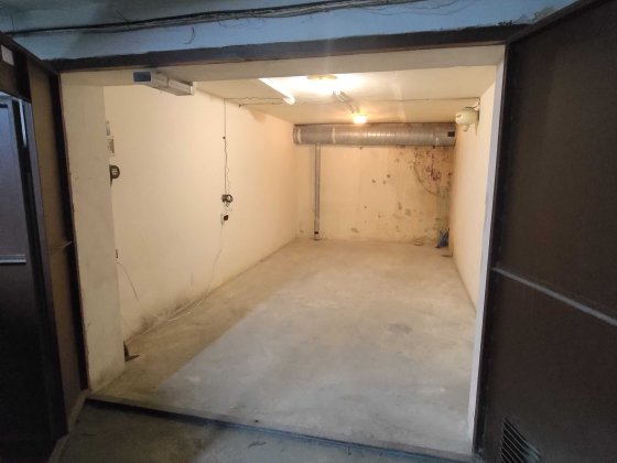 Сдам гараж бокс, черновола 26, есть охрана. Киев