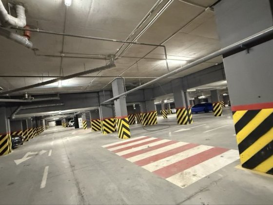 Оренда паркомісця 27 м Auroom Spark Навроцького-Зелена Львов