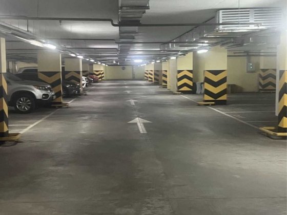 Паркінг в центрі Києва по вул. Січових Стрільців Киев