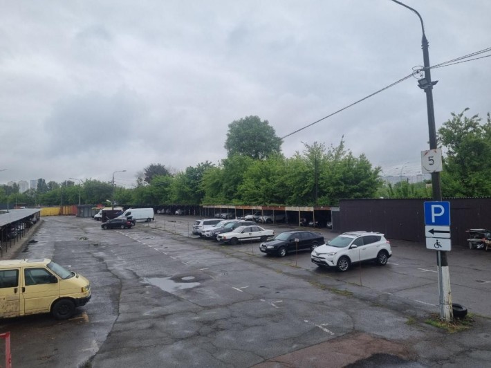 Оренда паркомісць на вул. Березняківська, Київ - фото 1