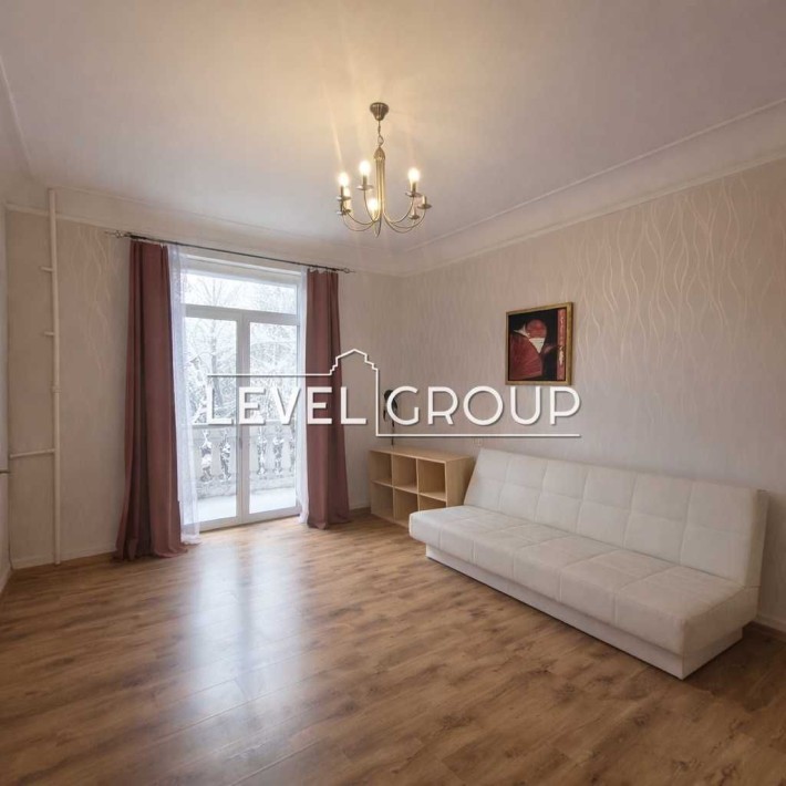 Продаж 2-кімнатної сталінки на Подолі / метро Тараса Шевченка - фото 1