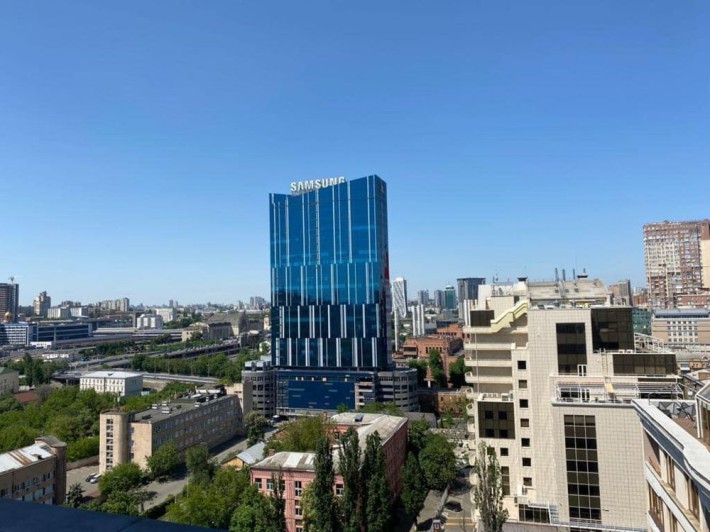 ЖК Дипломат Холл, центр города, квартира с террасой, дорогой ремонт - фото 1