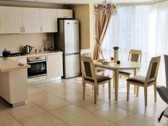 Власник.Продам квартиру з євроремонтом-бул.Лесі Українки 10 Киев