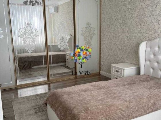 продаж 2к квартири Драгоманова 10 Київ