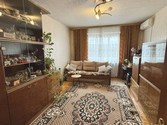 Продам 2-кім кв по вул. Ревуцького 19/1 Киев