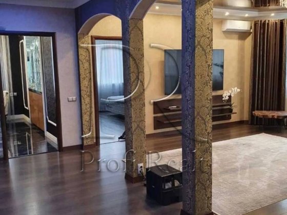 Продаж 4 к кв. вул.О. Мишуги 12 , м.Позняки,  Дарницький р-н Киев